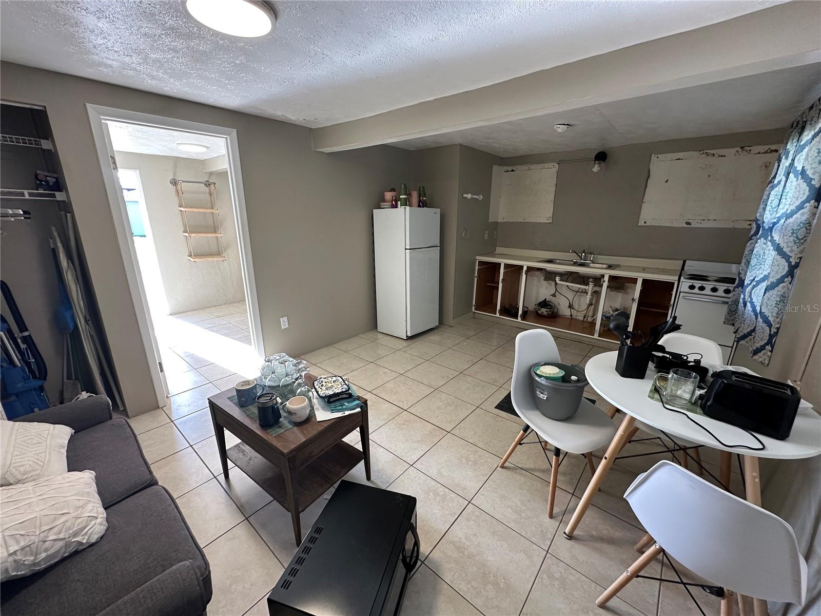 Image 3 of 5 For 3412 Clarinda Street 6