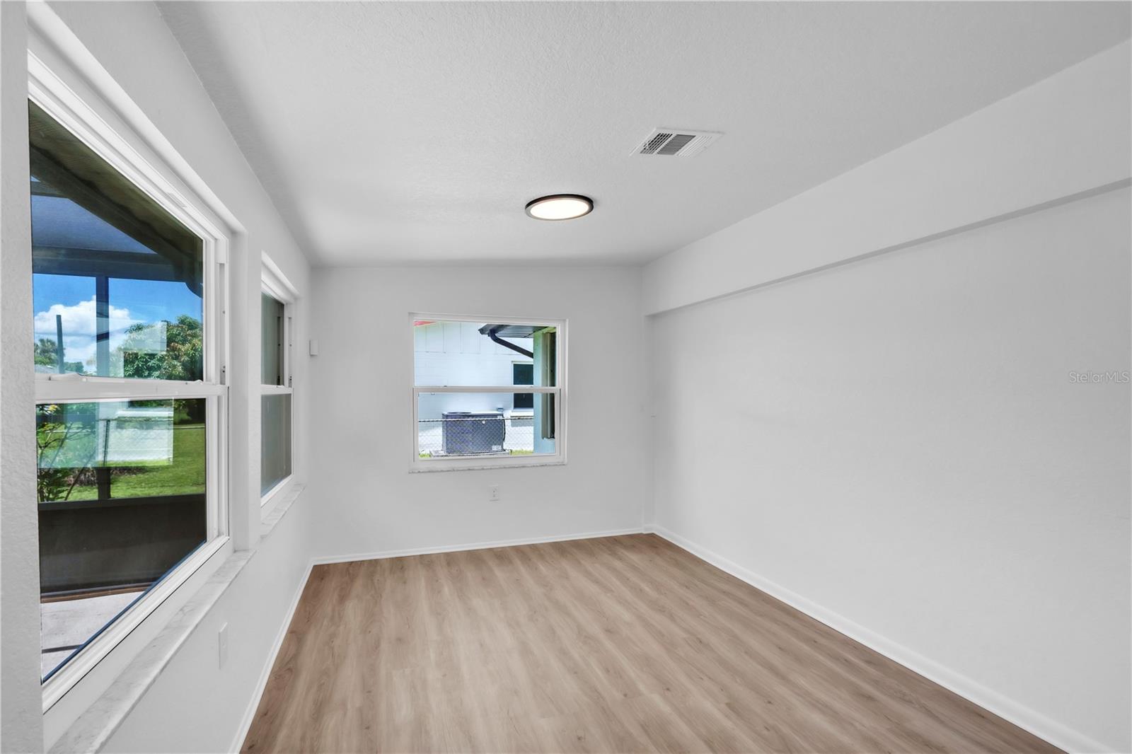 Image 13 of 31 For 22217 Olean Boulevard