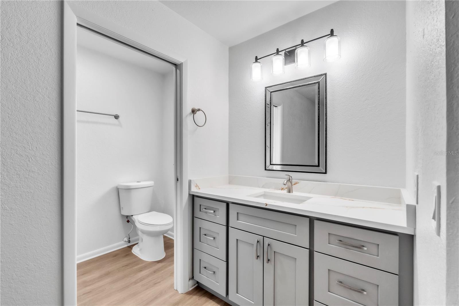 Image 17 of 31 For 22217 Olean Boulevard