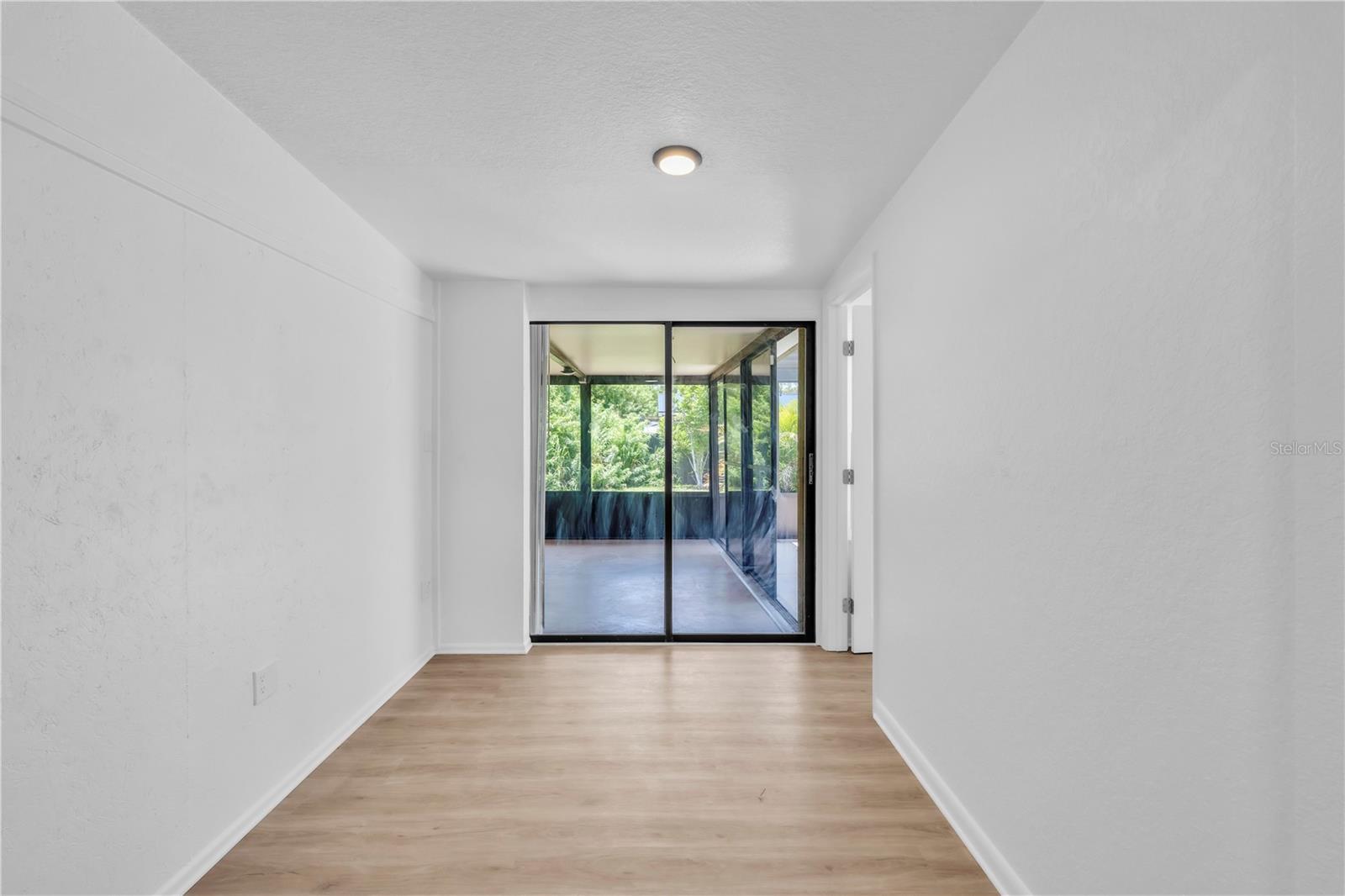 Image 23 of 31 For 22217 Olean Boulevard