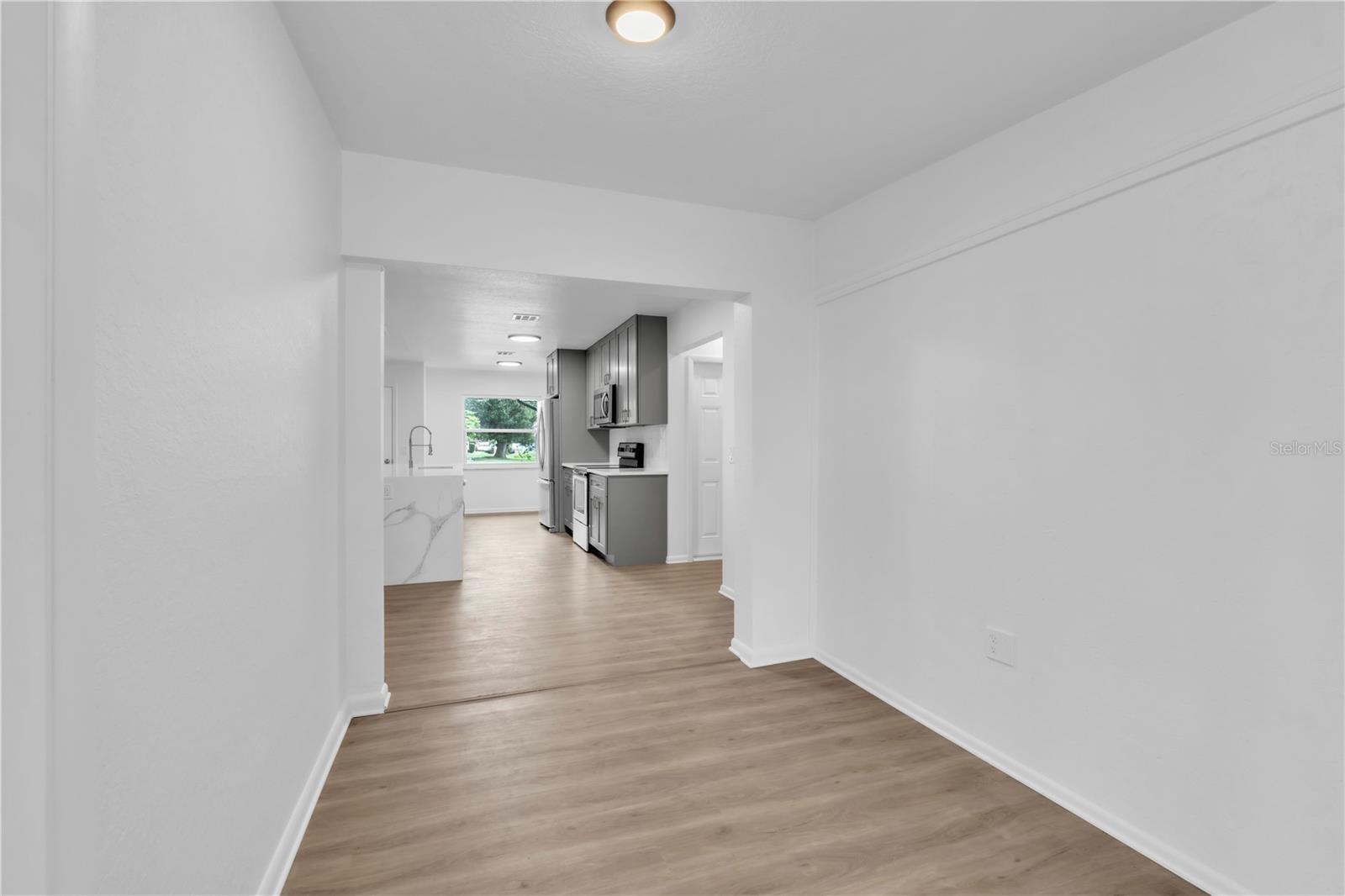 Image 24 of 31 For 22217 Olean Boulevard