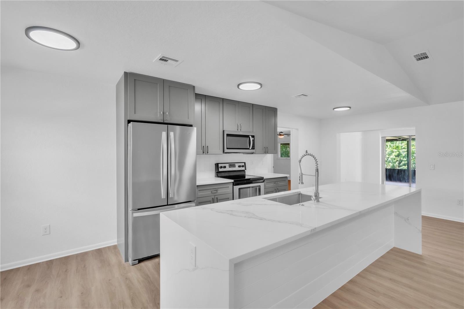 Image 5 of 31 For 22217 Olean Boulevard