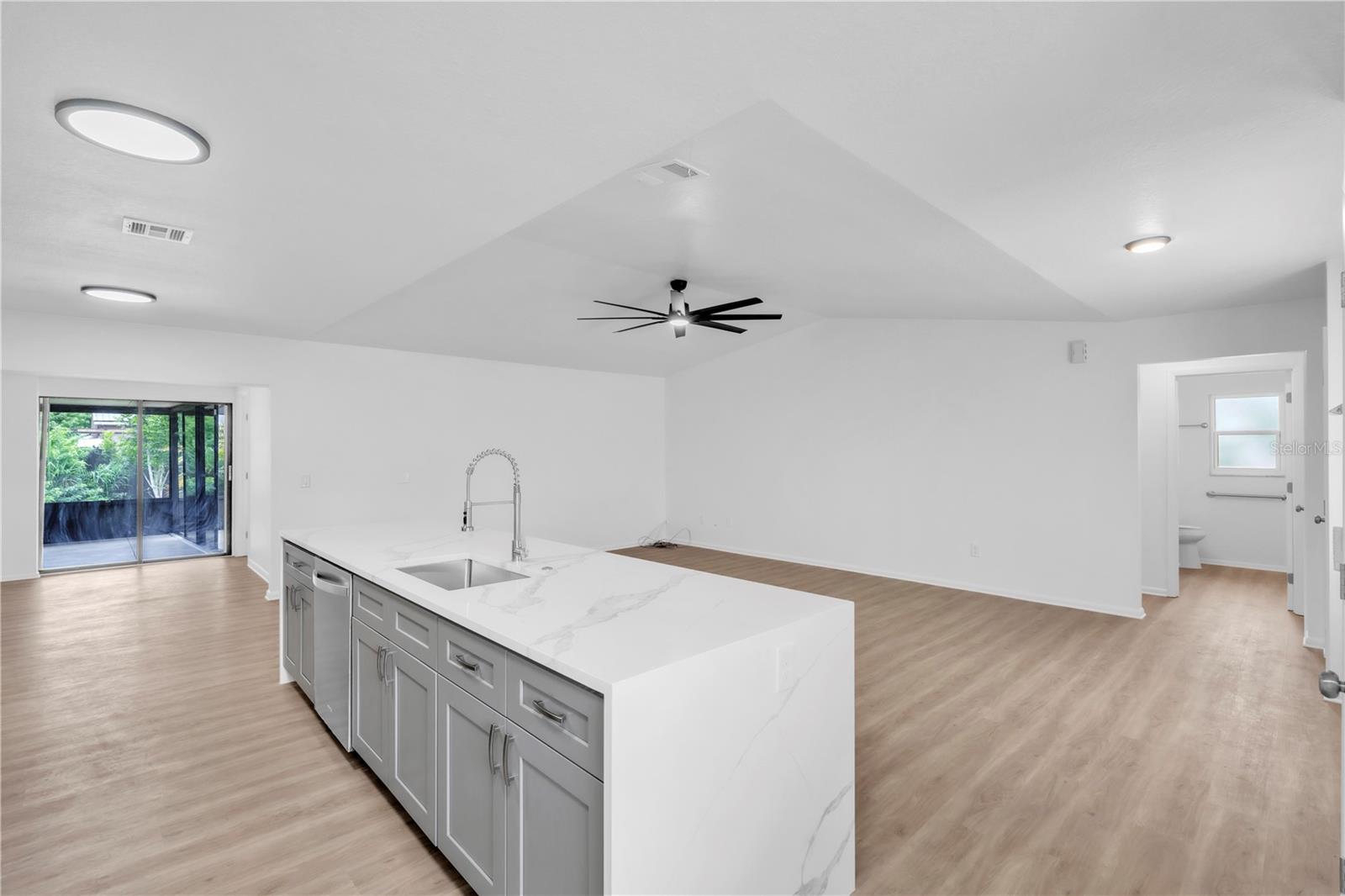 Image 6 of 31 For 22217 Olean Boulevard