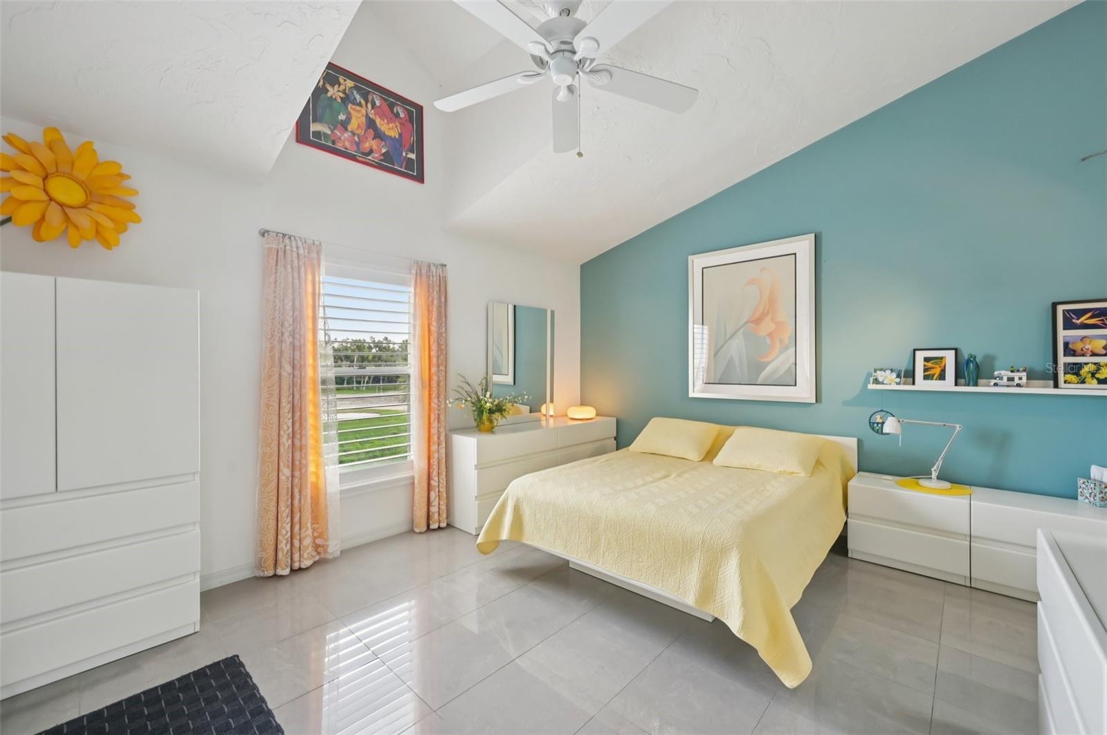 Image 23 of 44 For 5588 Golf Pointe Drive 1