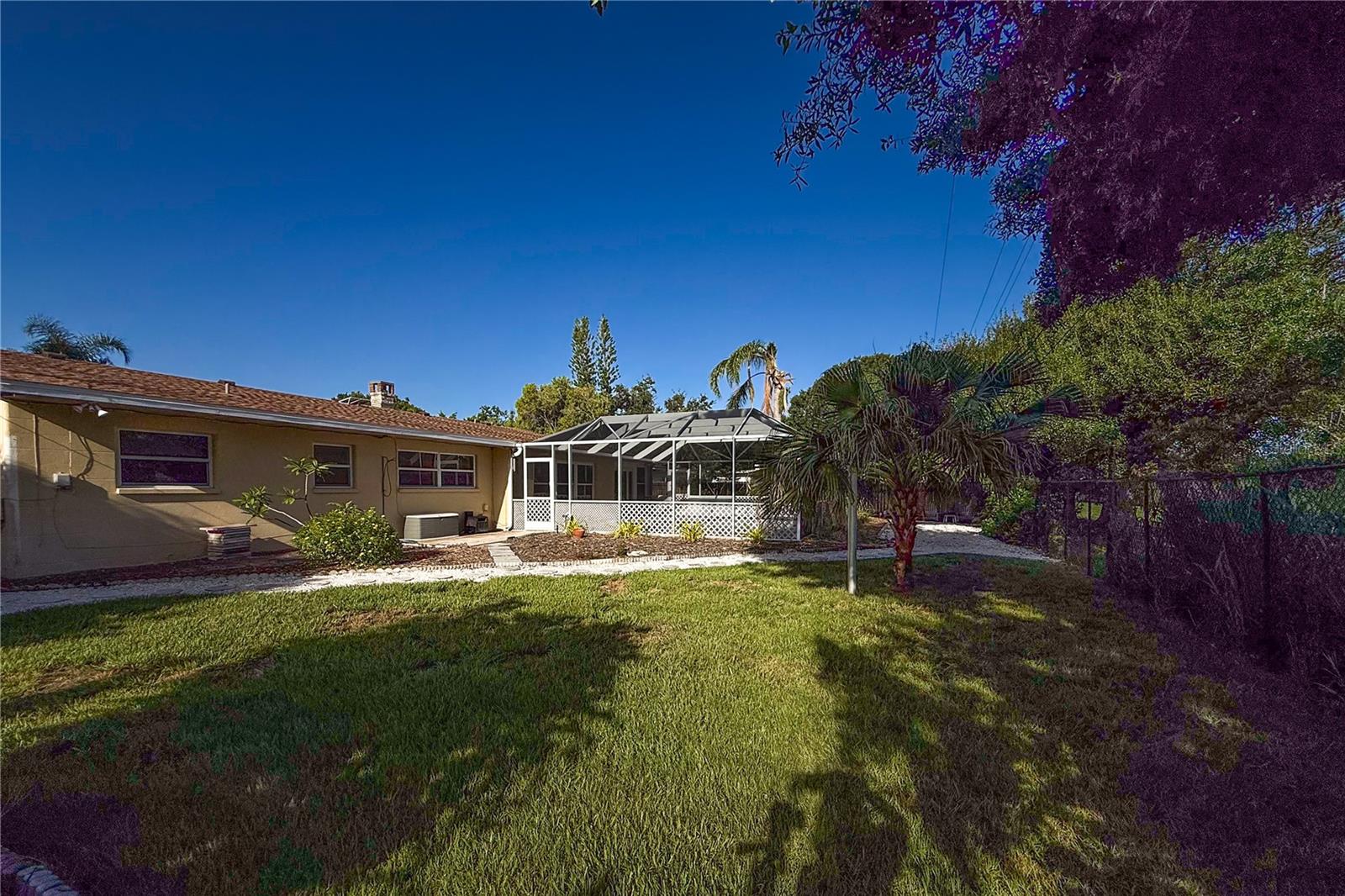 Image 10 of 36 For 5318 7th Ave Dr. West