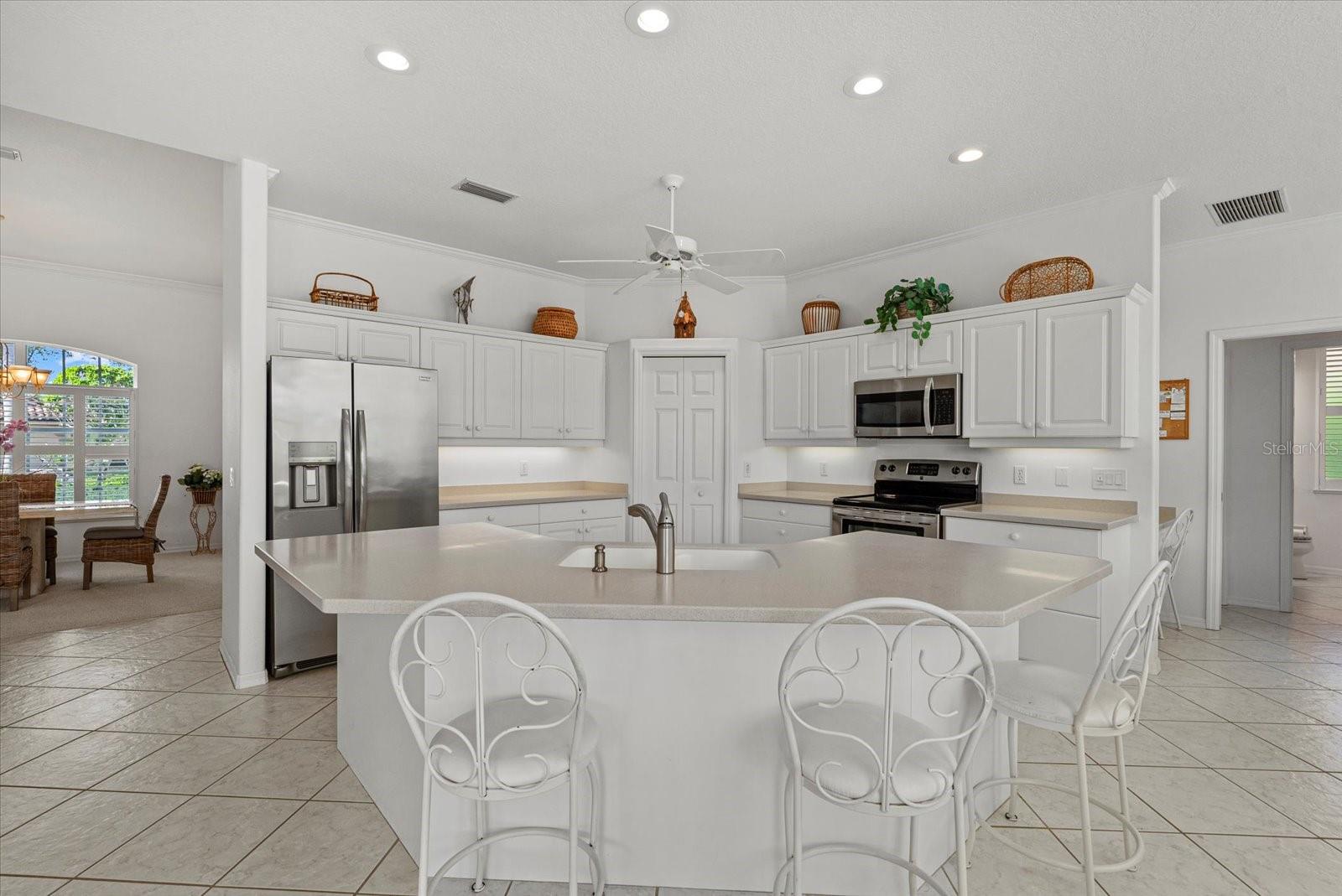 Image 9 of 47 For 783 Bridle Oaks Drive