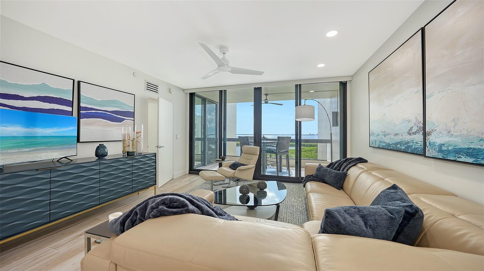 Image 7 of 67 For 1932 Harbourside Drive 244