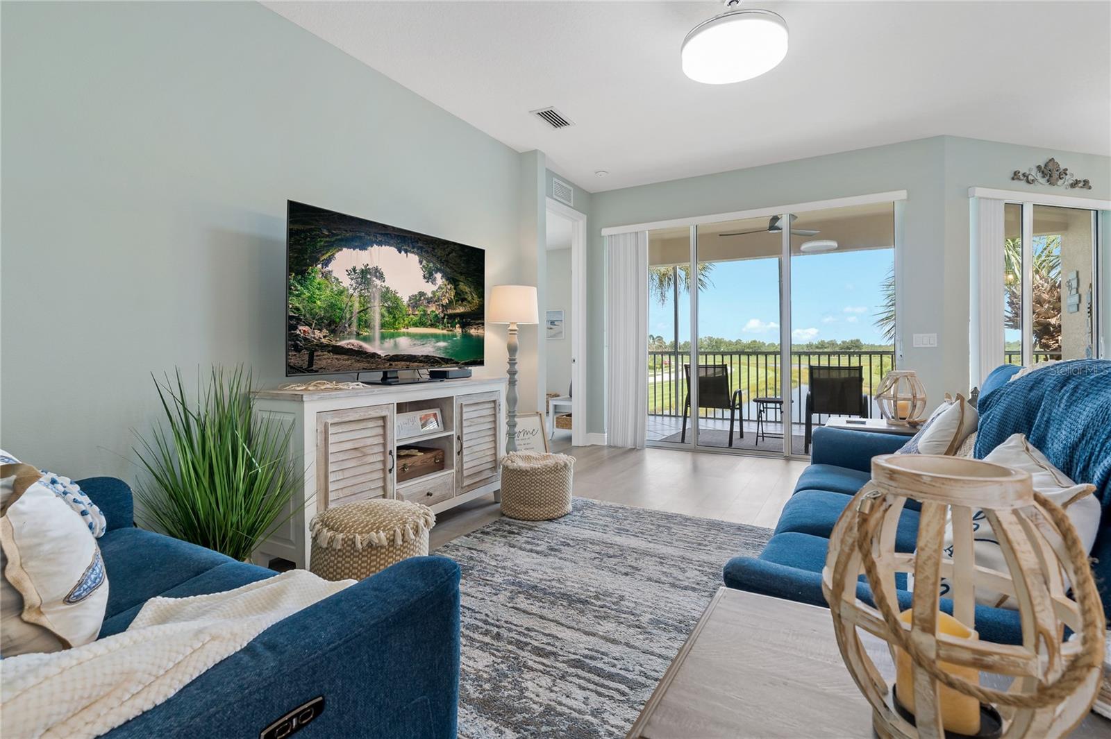 Image 12 of 67 For 23253 Banbury Way