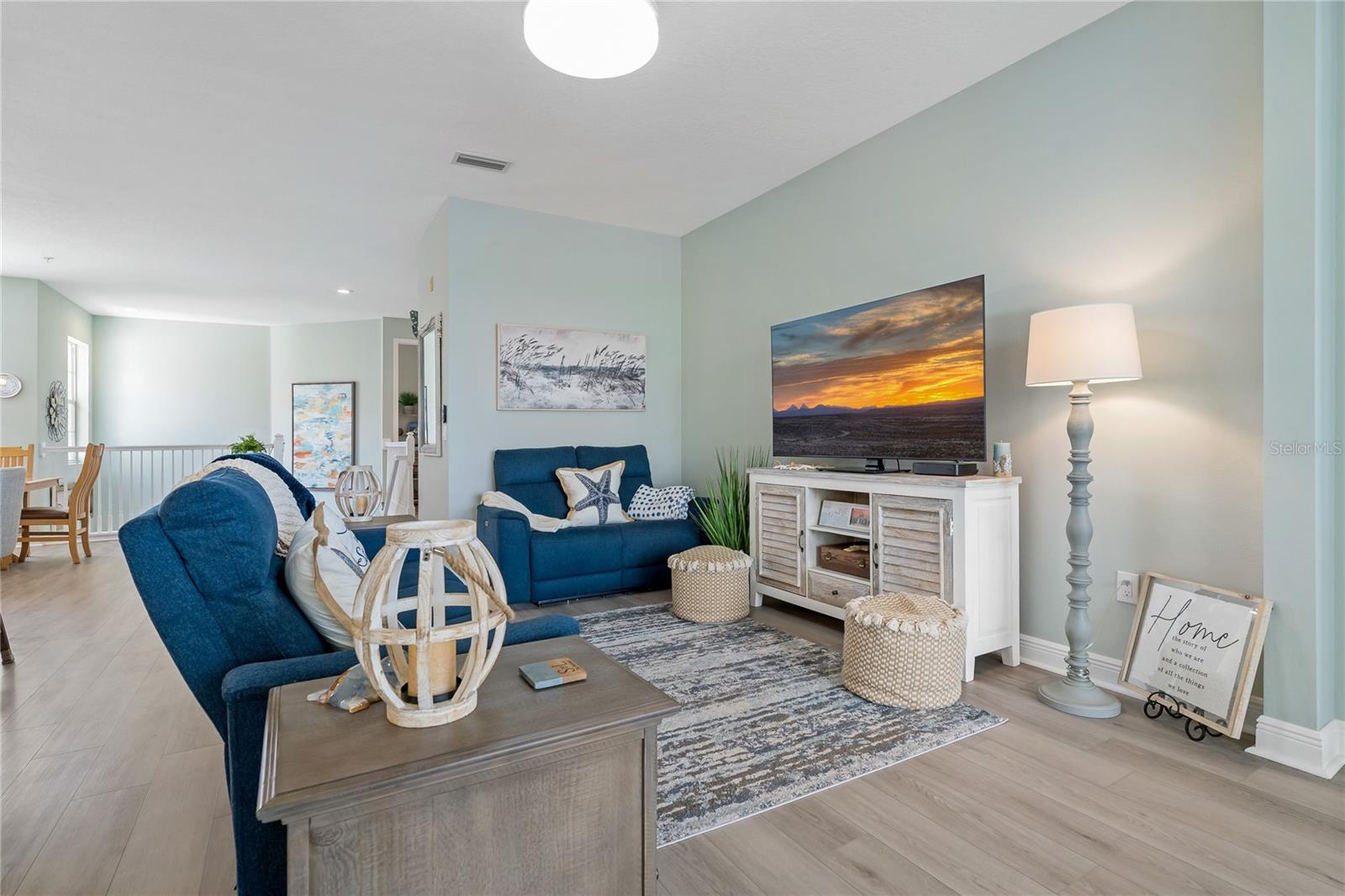 Image 14 of 67 For 23253 Banbury Way