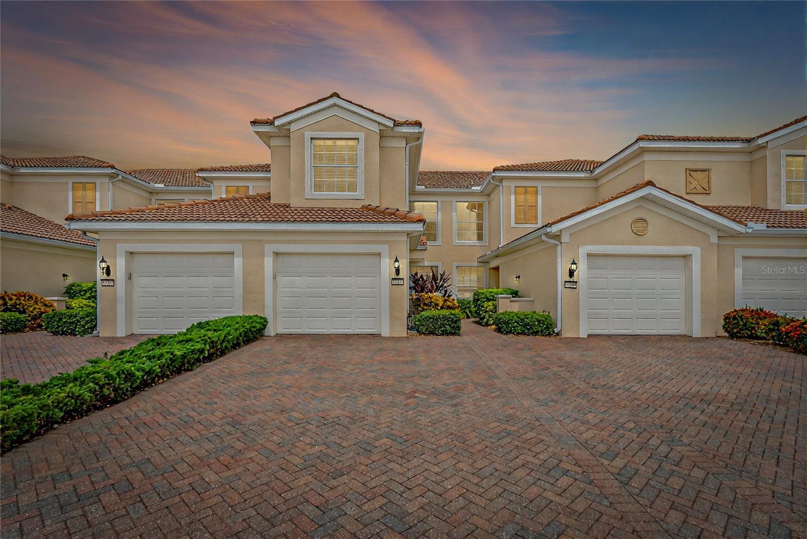 Image 2 of 67 For 23253 Banbury Way