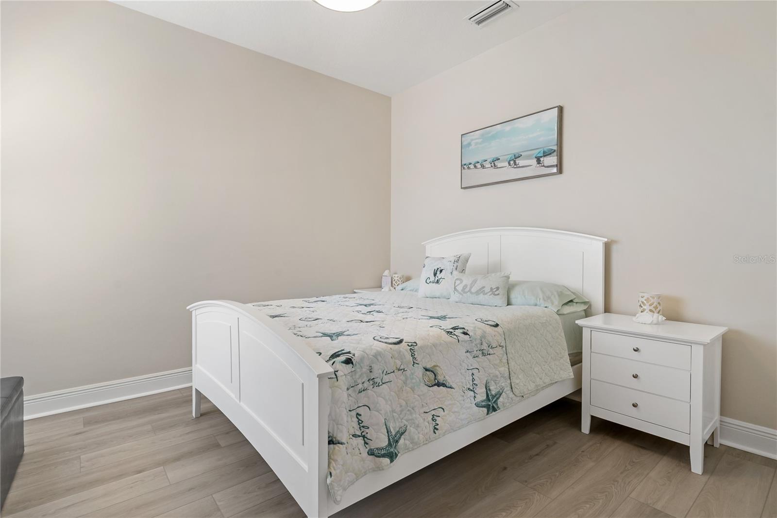 Image 29 of 67 For 23253 Banbury Way