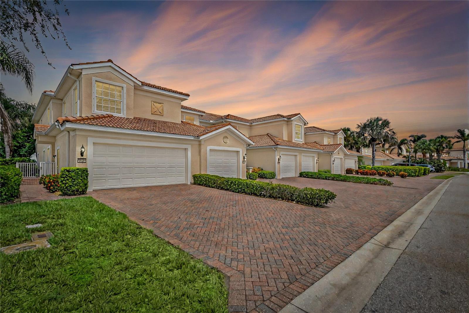 Image 3 of 67 For 23253 Banbury Way