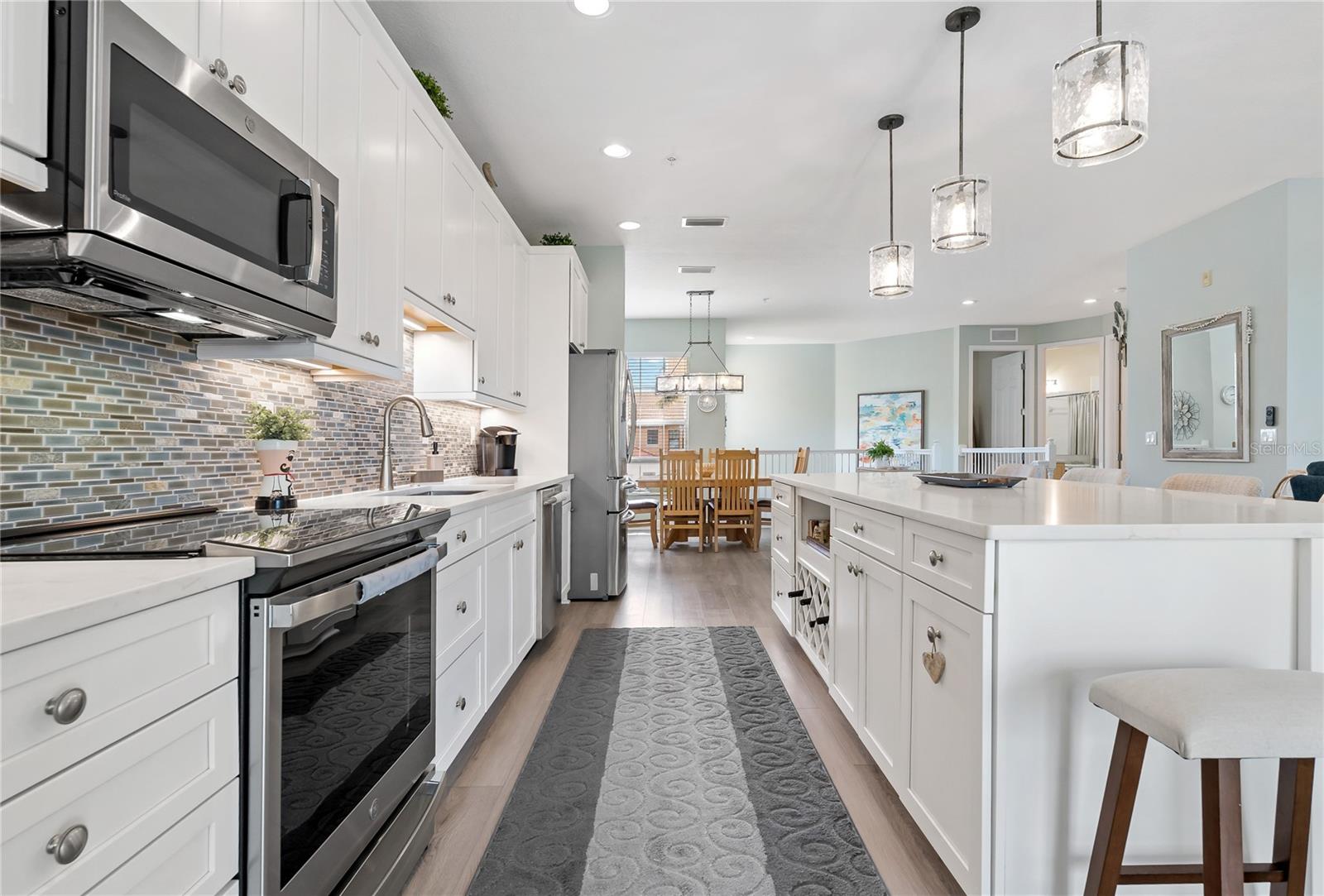 Image 9 of 67 For 23253 Banbury Way
