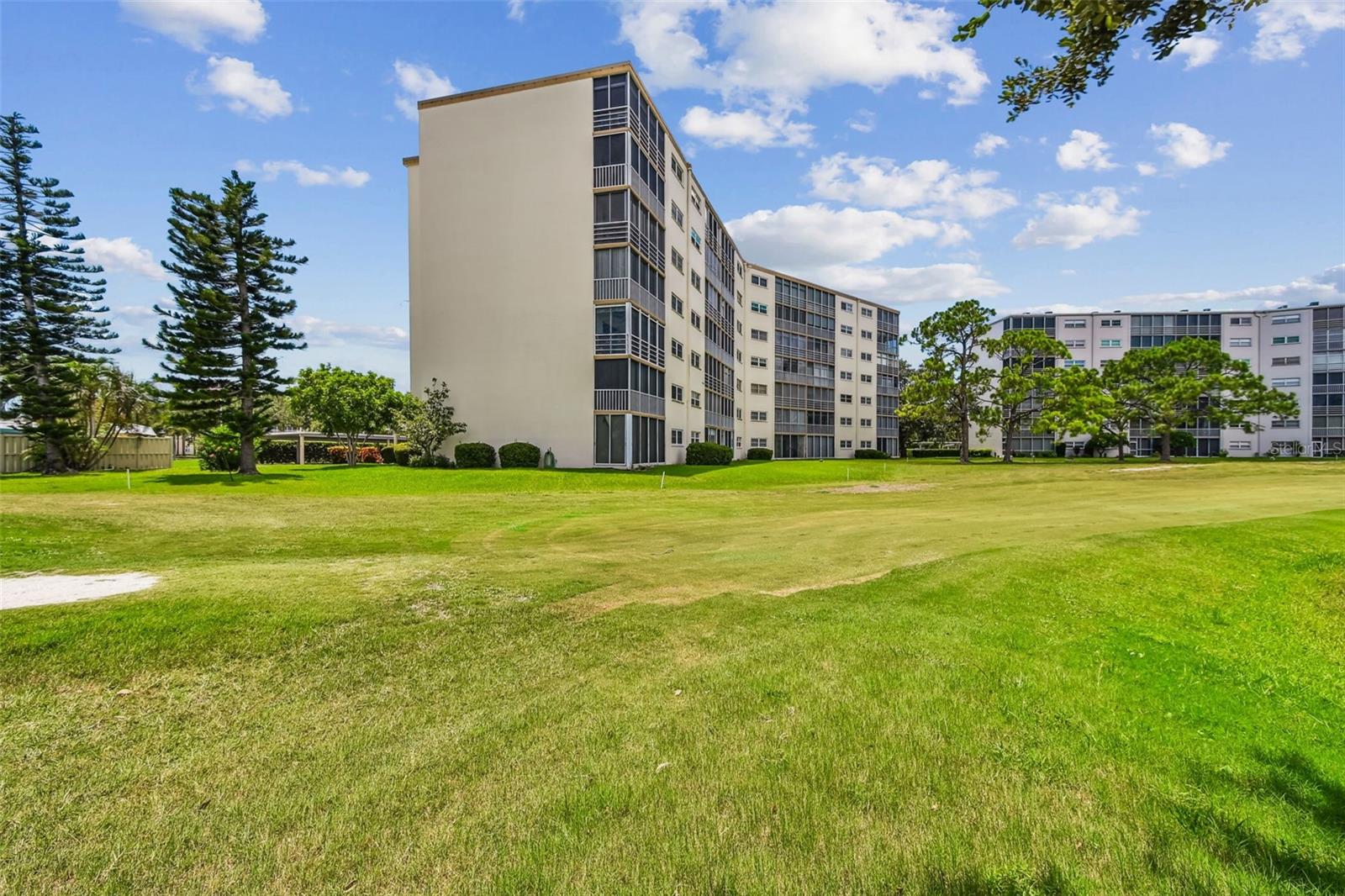 Image 10 of 62 For 3680 Ironwood Circle 606l