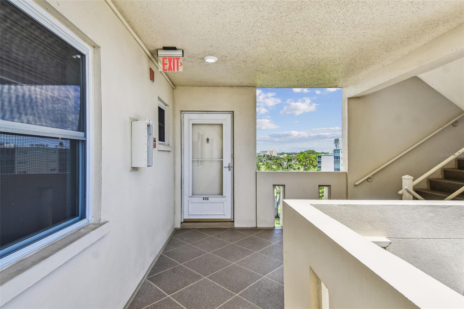 Image 14 of 62 For 3680 Ironwood Circle 606l