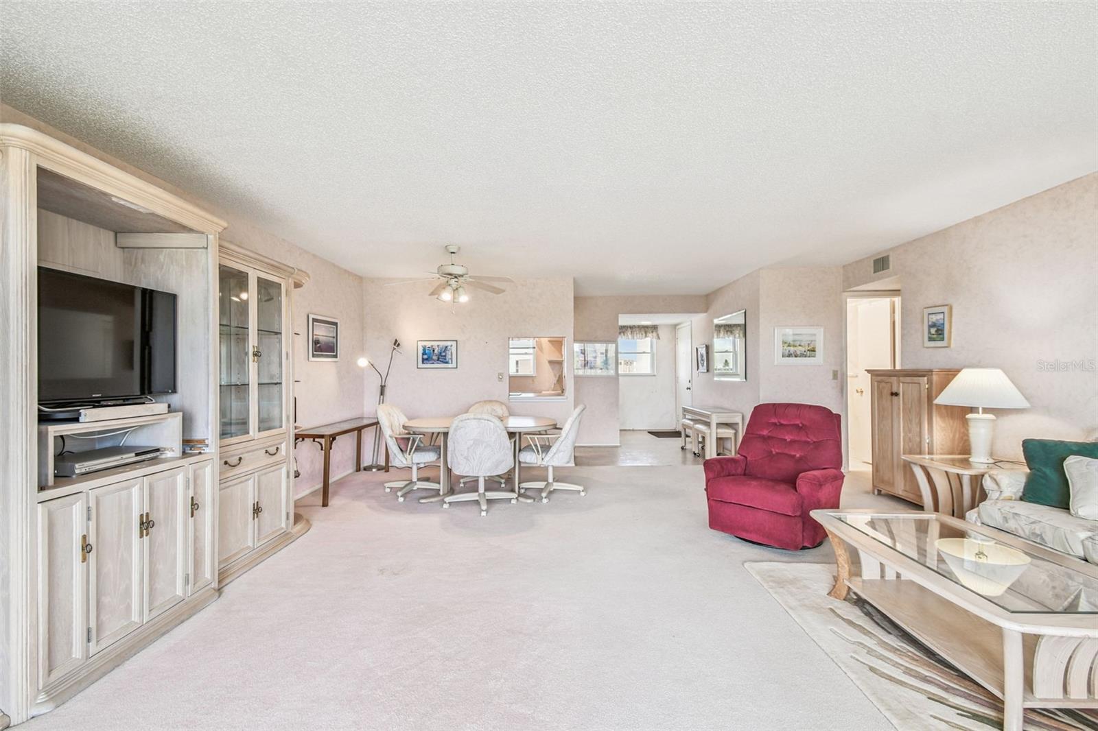 Image 28 of 62 For 3680 Ironwood Circle 606l