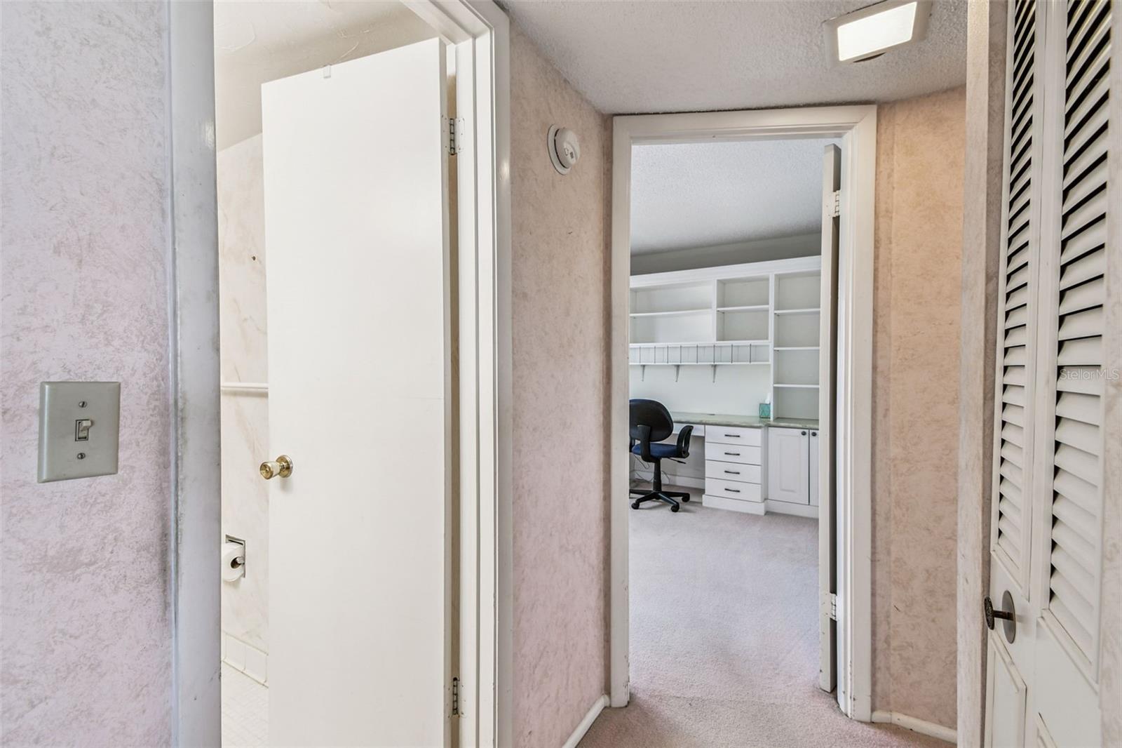 Image 37 of 62 For 3680 Ironwood Circle 606l