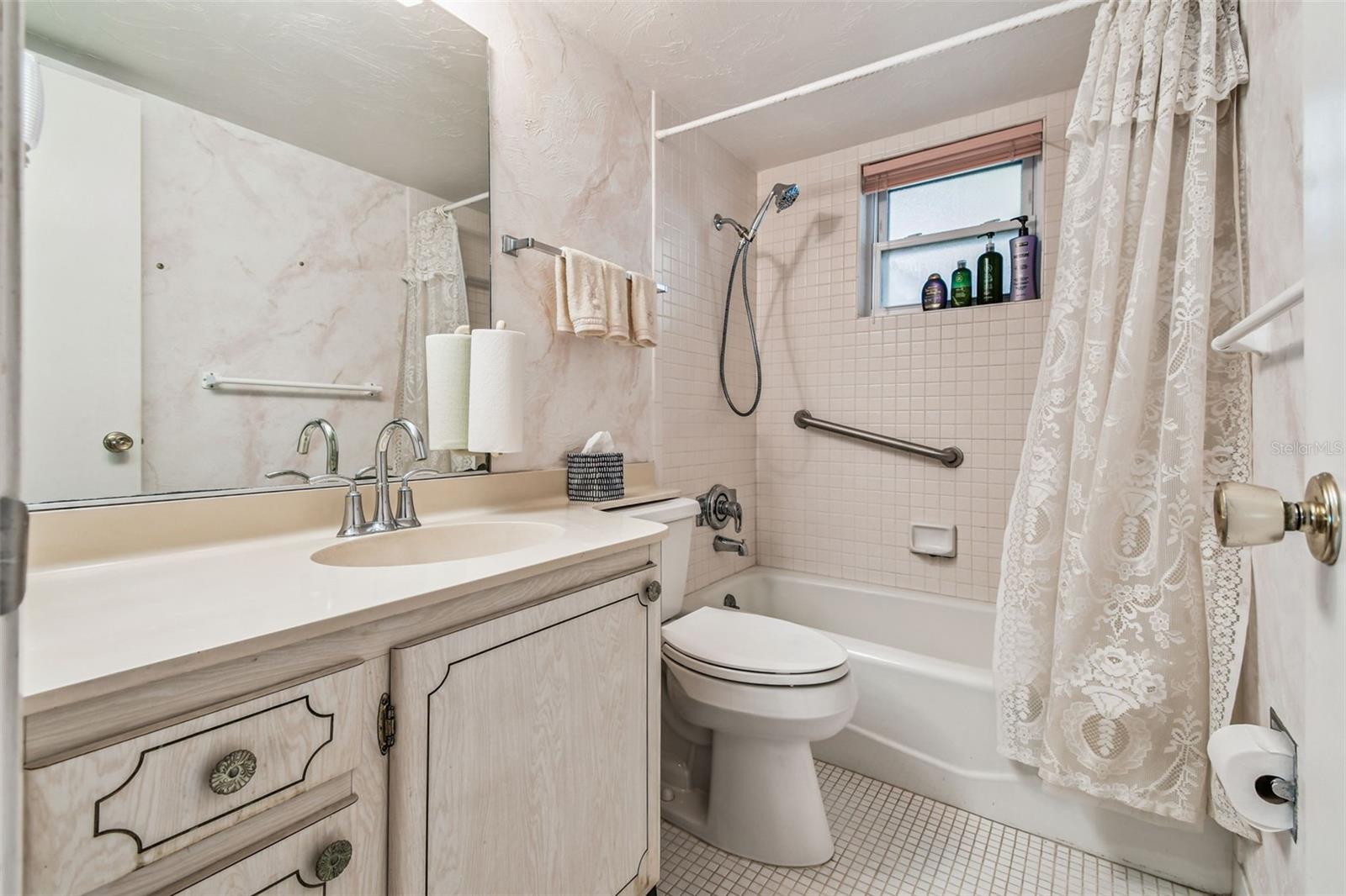 Image 38 of 62 For 3680 Ironwood Circle 606l