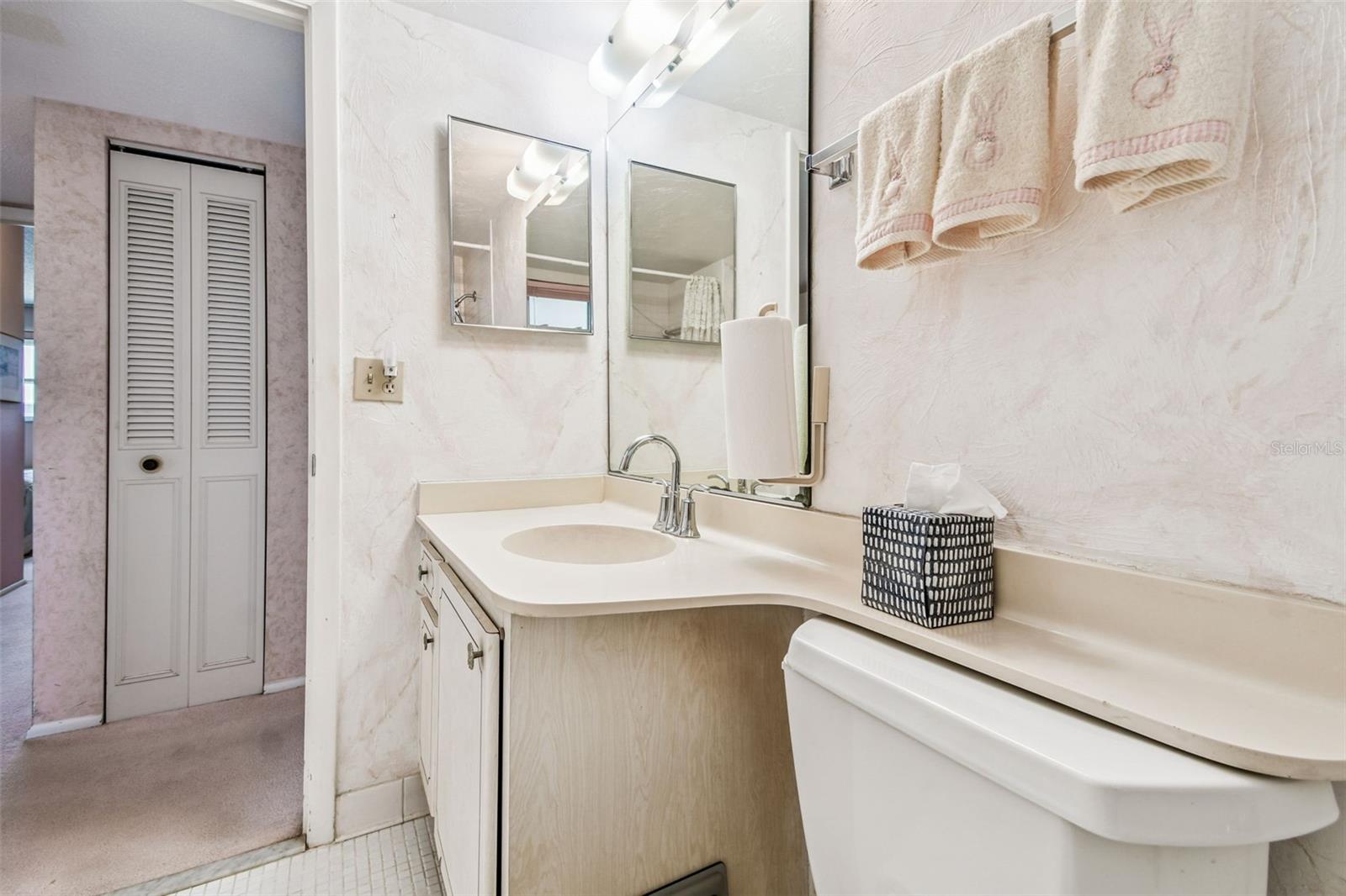 Image 39 of 62 For 3680 Ironwood Circle 606l