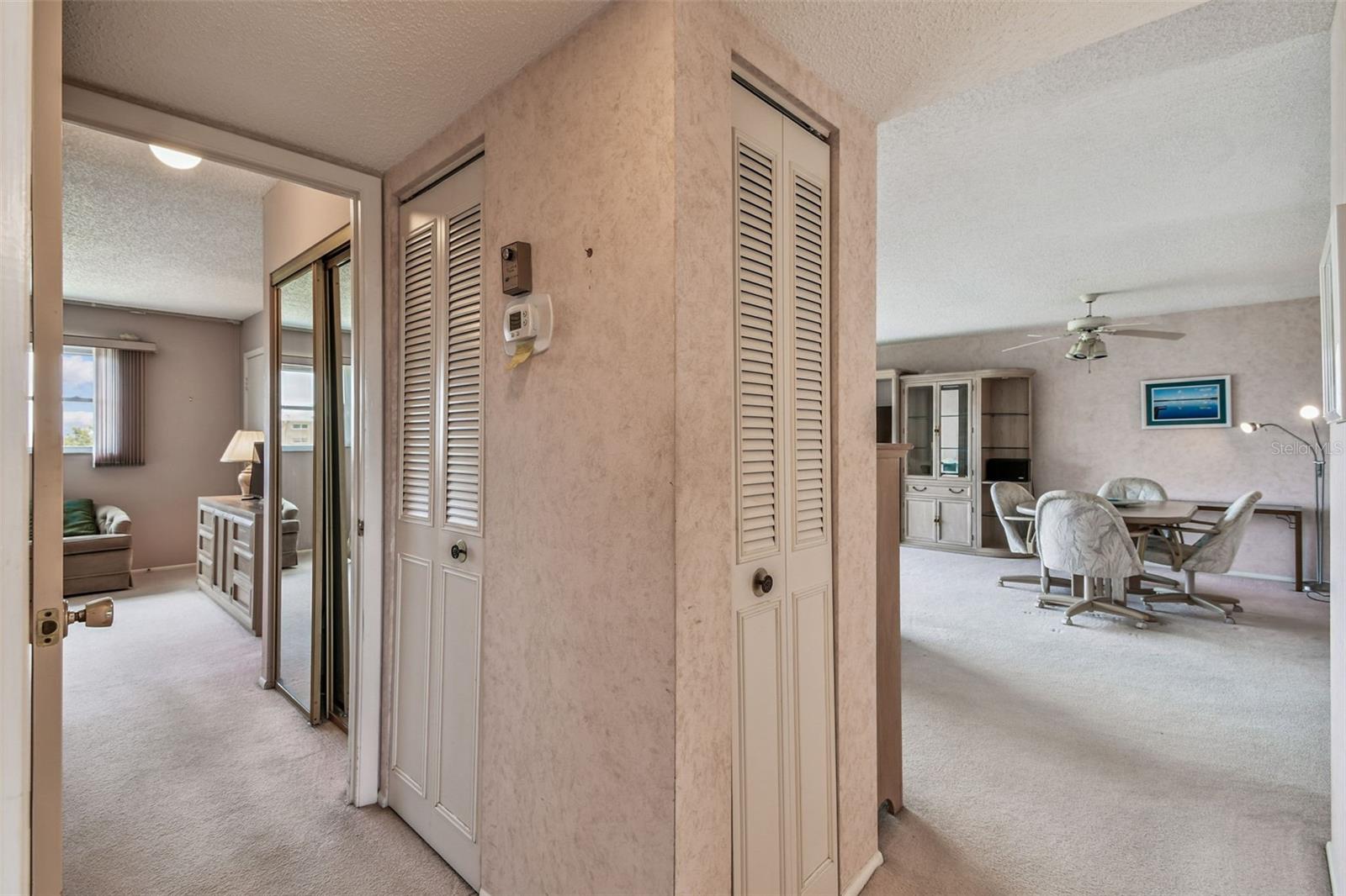 Image 42 of 62 For 3680 Ironwood Circle 606l