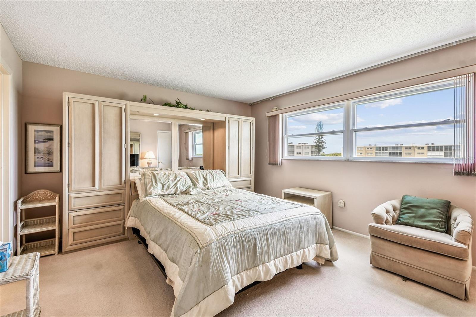 Image 44 of 62 For 3680 Ironwood Circle 606l
