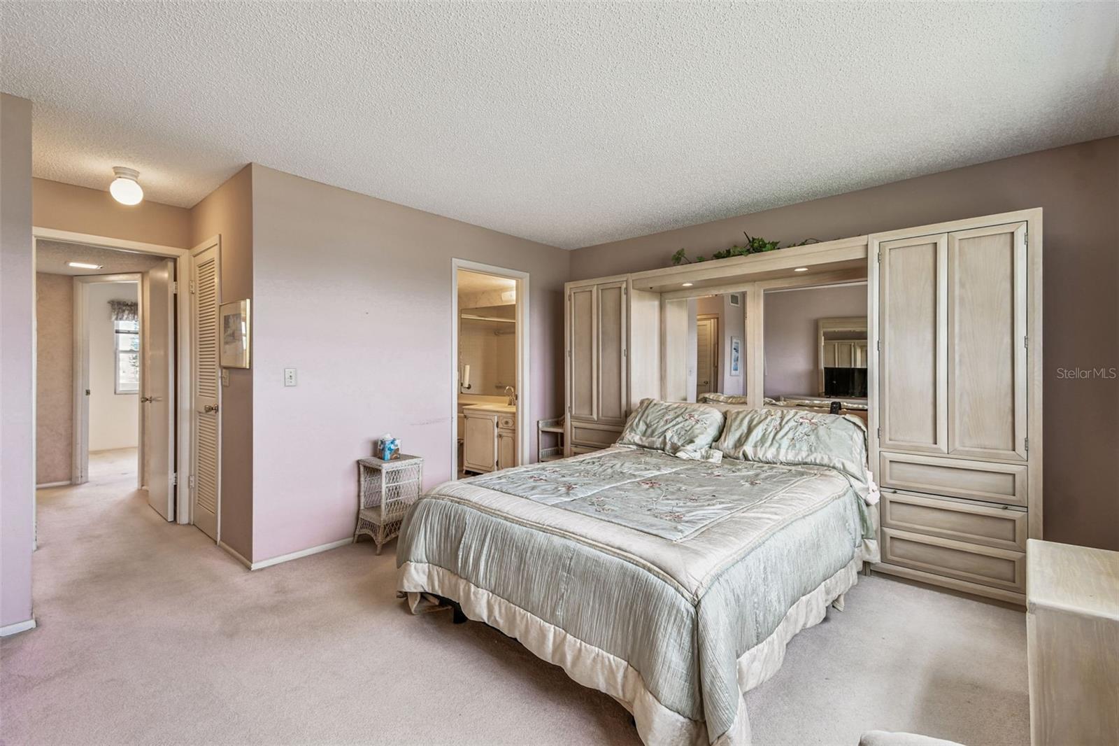 Image 45 of 62 For 3680 Ironwood Circle 606l