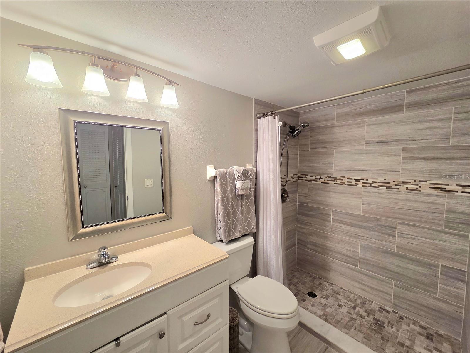 Image 21 of 26 For 3516 Richwood  51