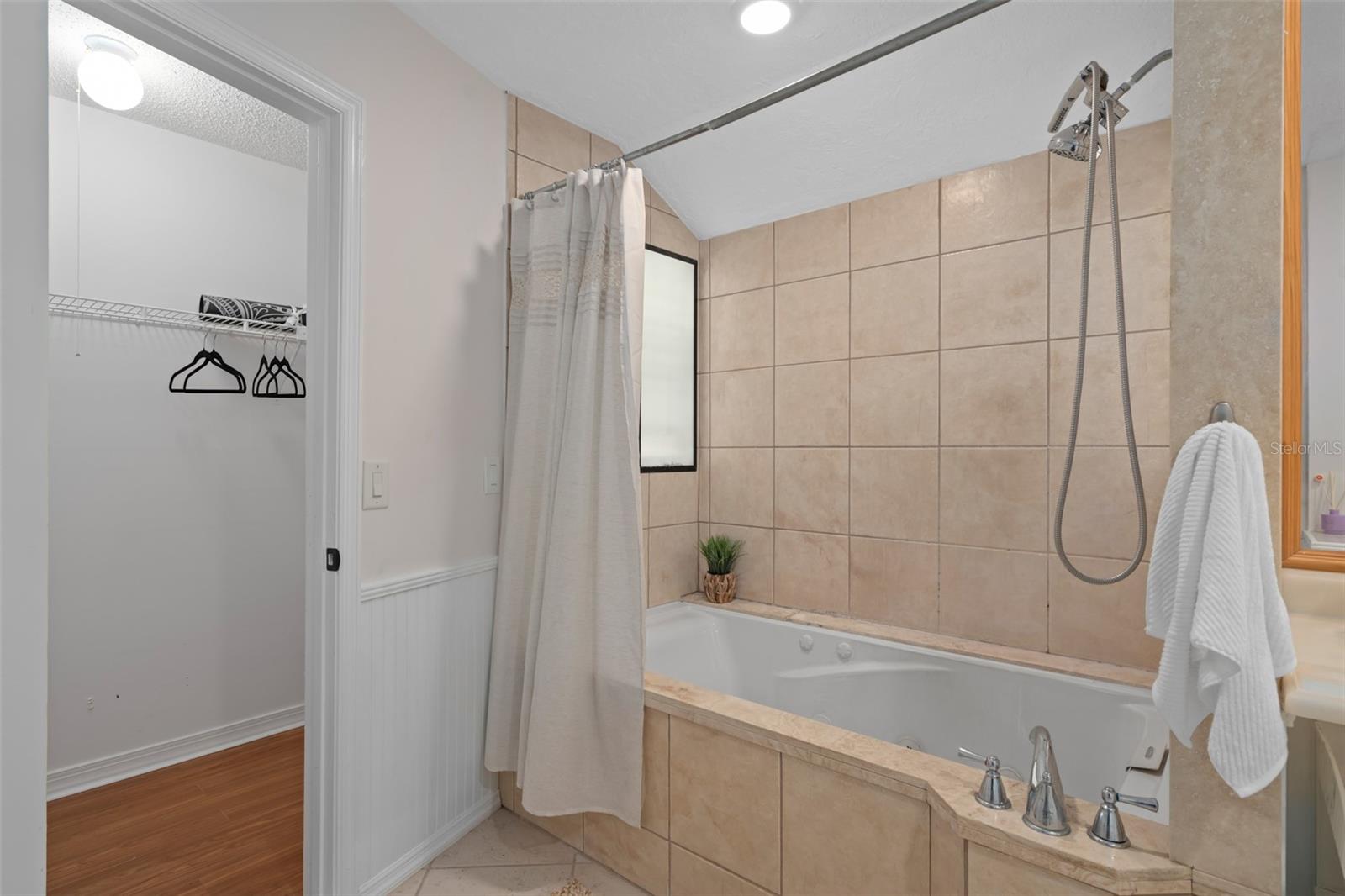 Image 16 of 26 For 670 Sandy Neck Lane 201
