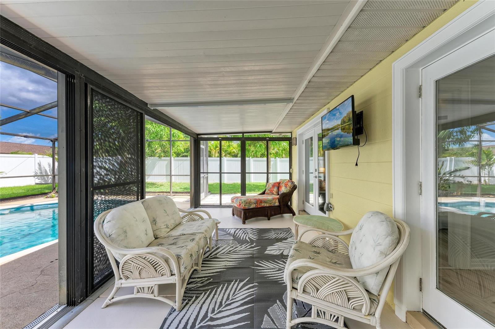 Image 28 of 44 For 2222 41st Street W