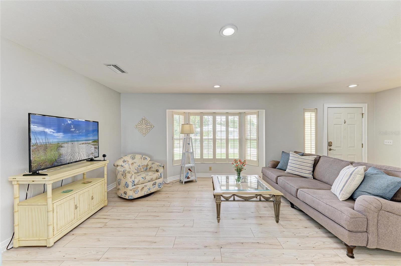 Image 5 of 44 For 2222 41st Street W