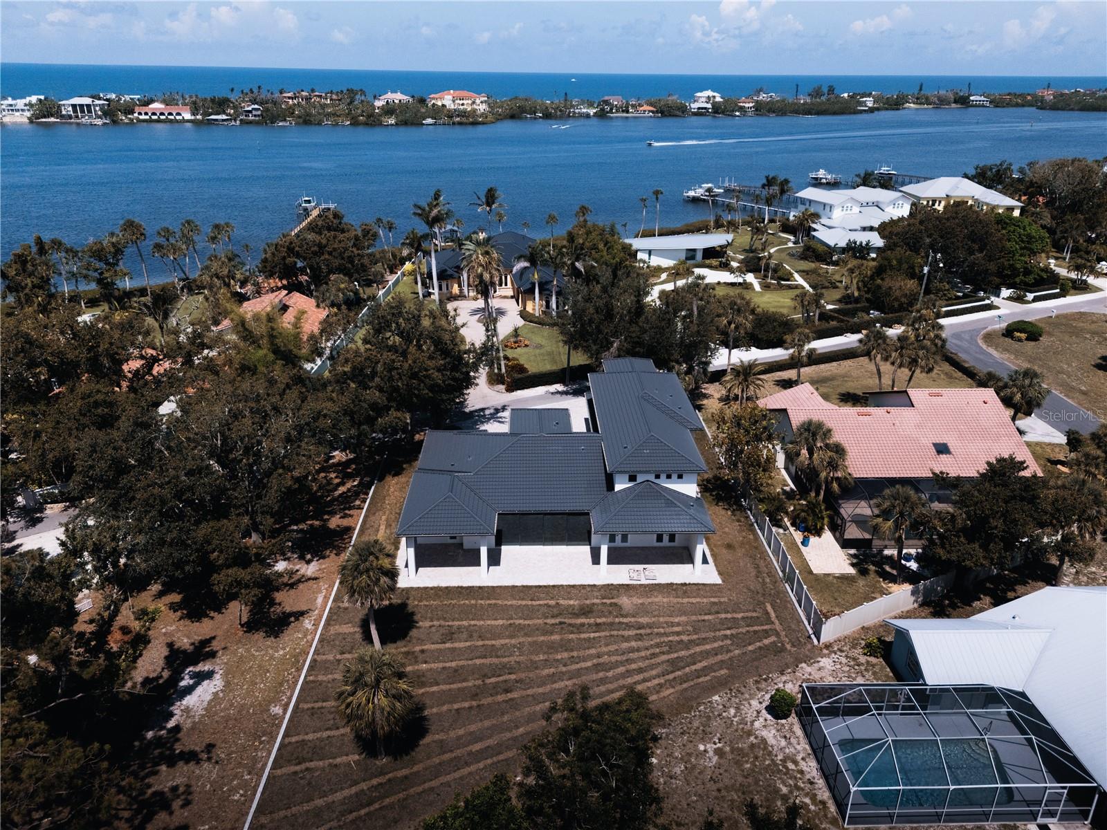 Image 2 of 37 For 2414 Bayshore Road