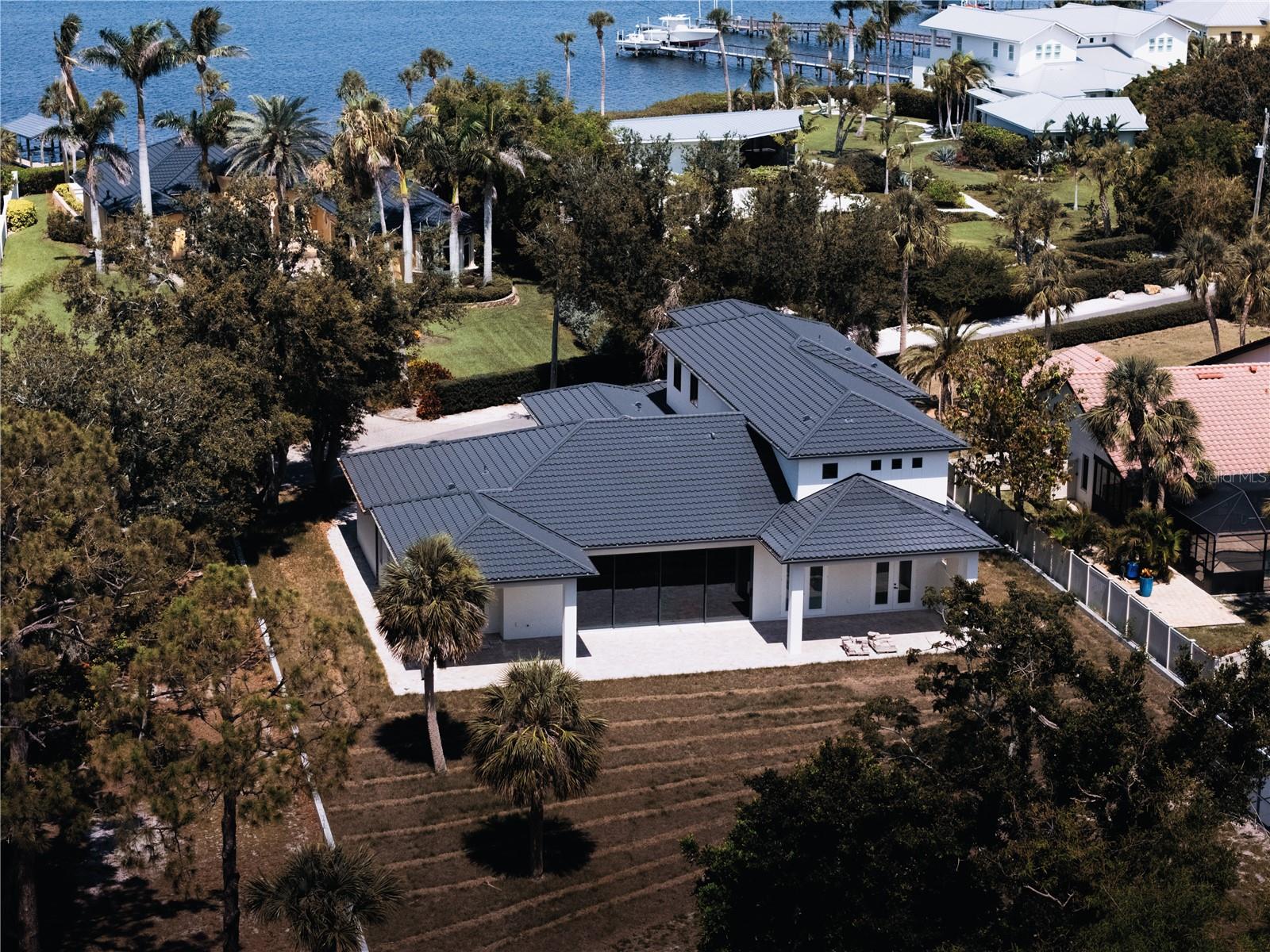 Image 3 of 37 For 2414 Bayshore Road