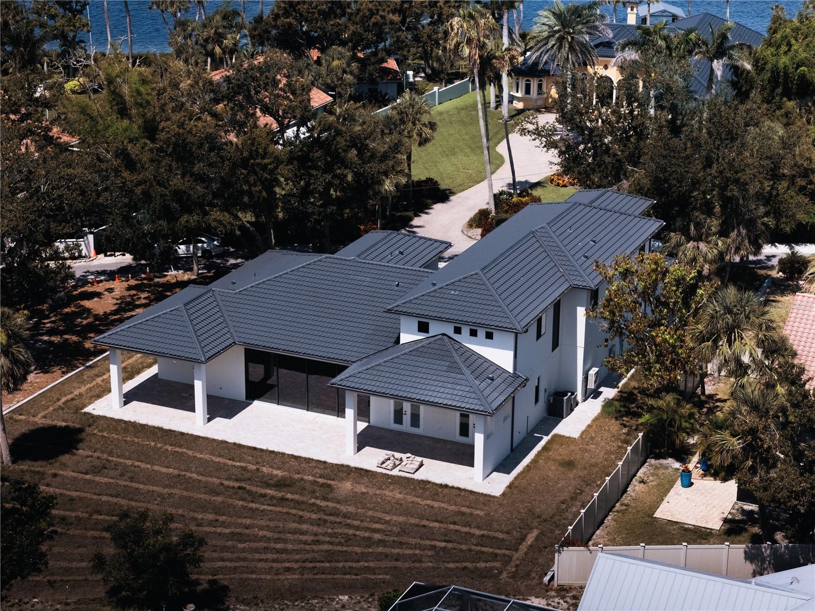 Image 4 of 37 For 2414 Bayshore Road