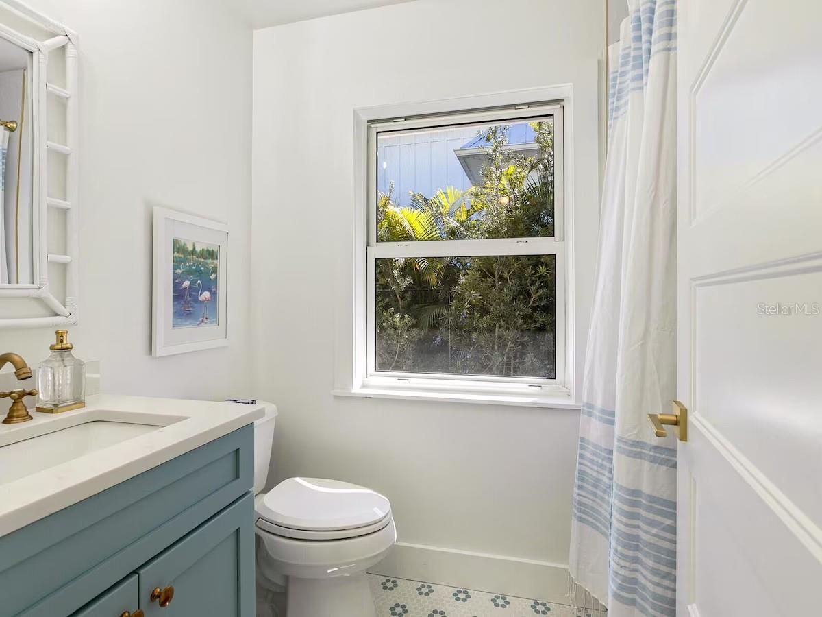 Image 14 of 25 For 6979 Longboat Drive S