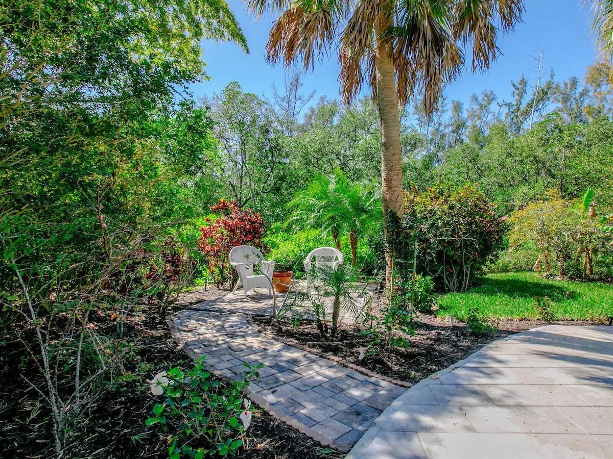 Image 21 of 25 For 6979 Longboat Drive S