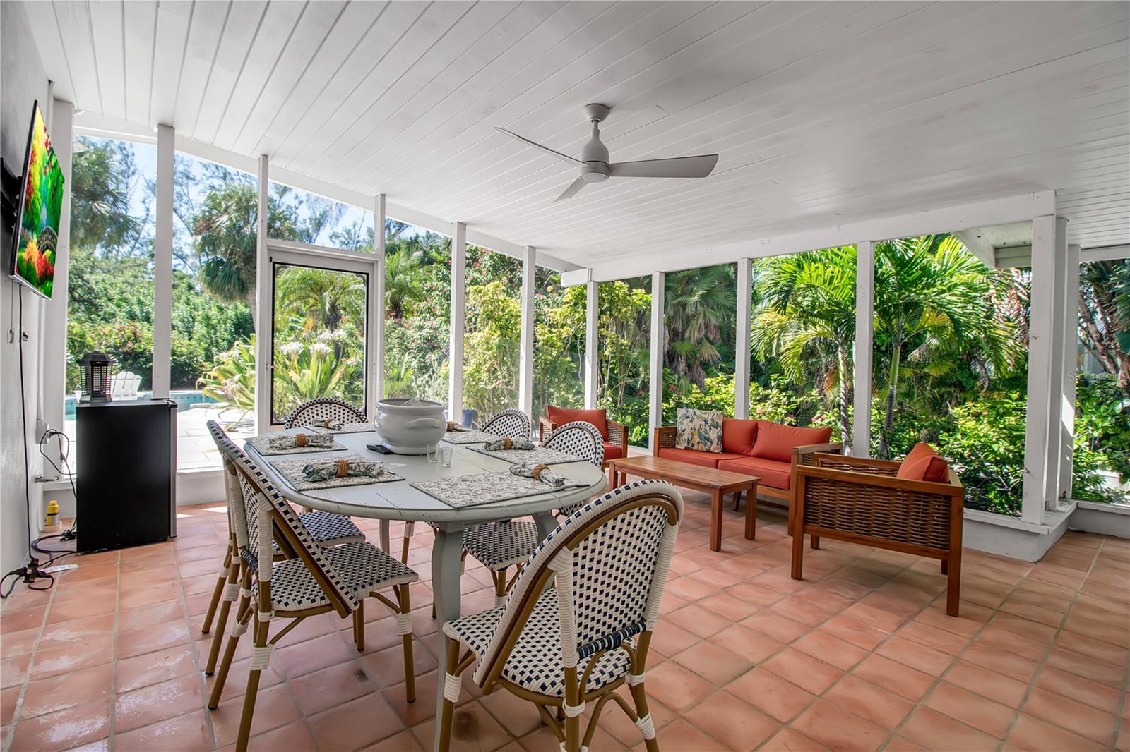 Image 28 of 39 For 6979 Longboat Drive S