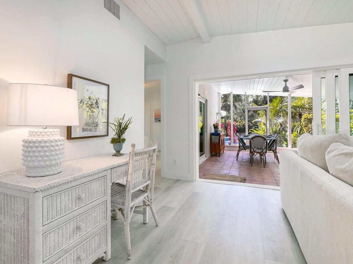 Image 8 of 25 For 6979 Longboat Drive S