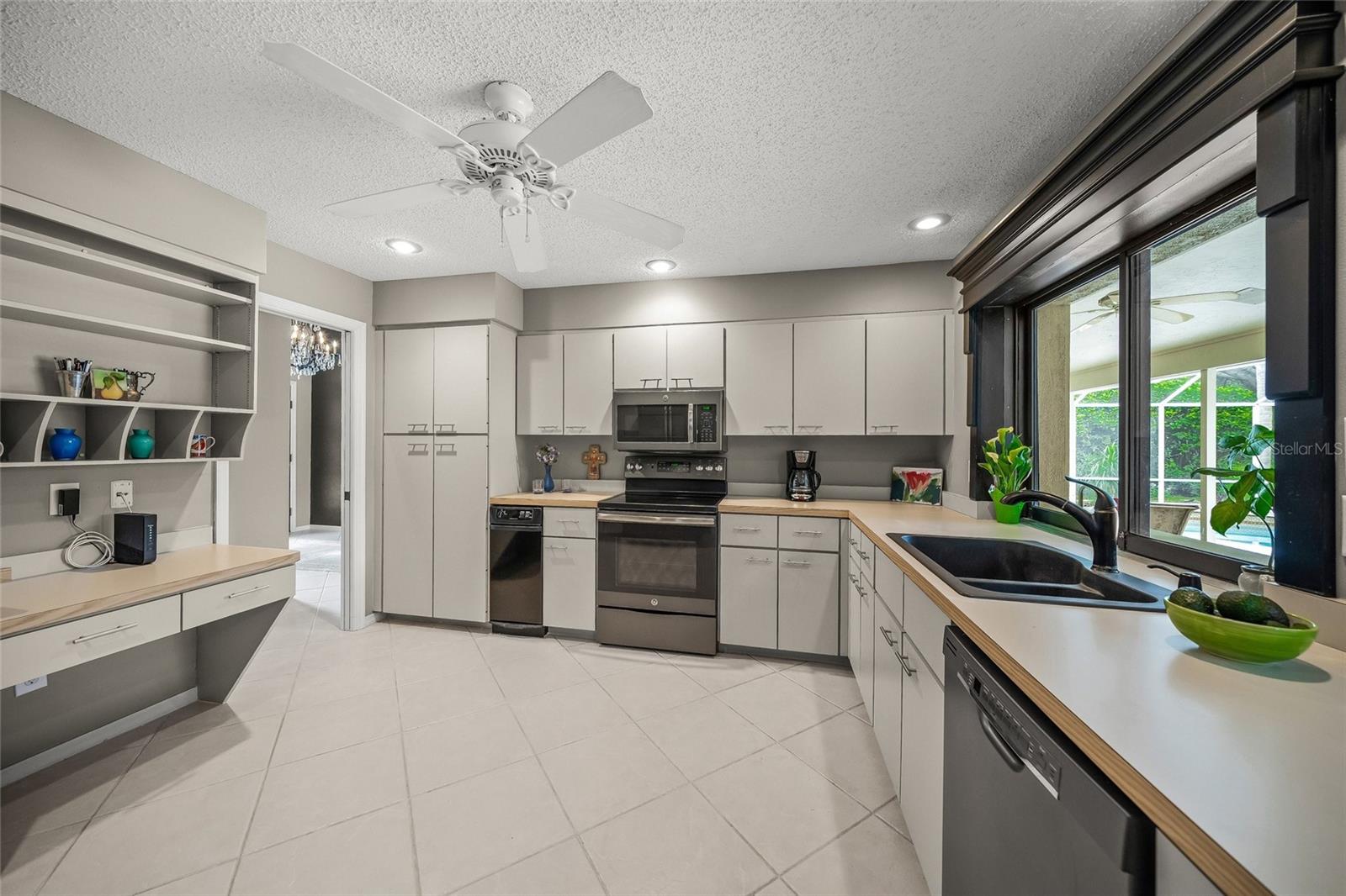 Image 14 of 47 For 7300 Wax Myrtle Way