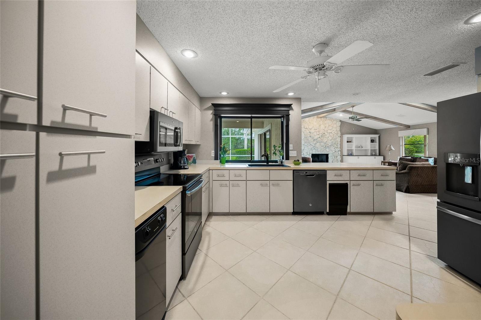 Image 15 of 47 For 7300 Wax Myrtle Way