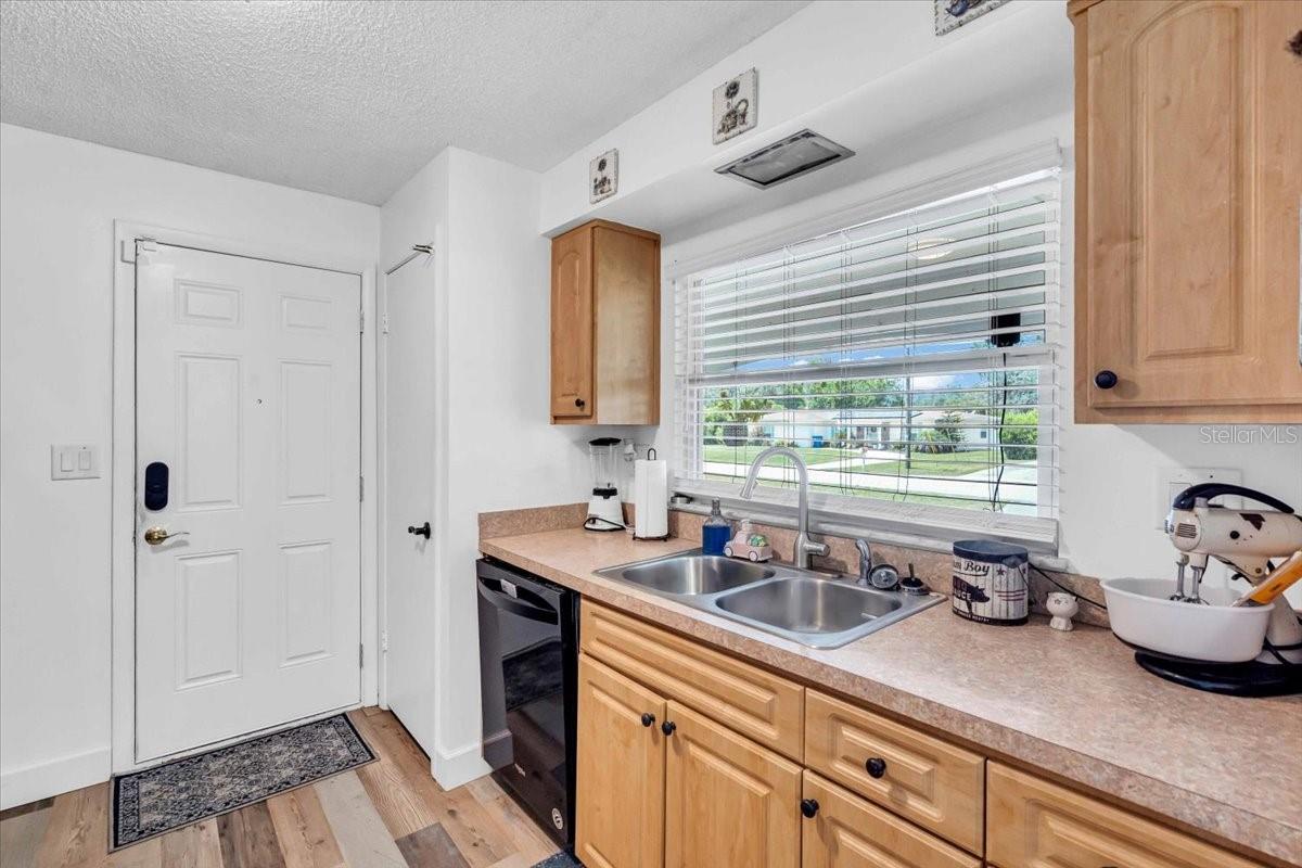 Image 12 of 31 For 2328 Waterfall Drive