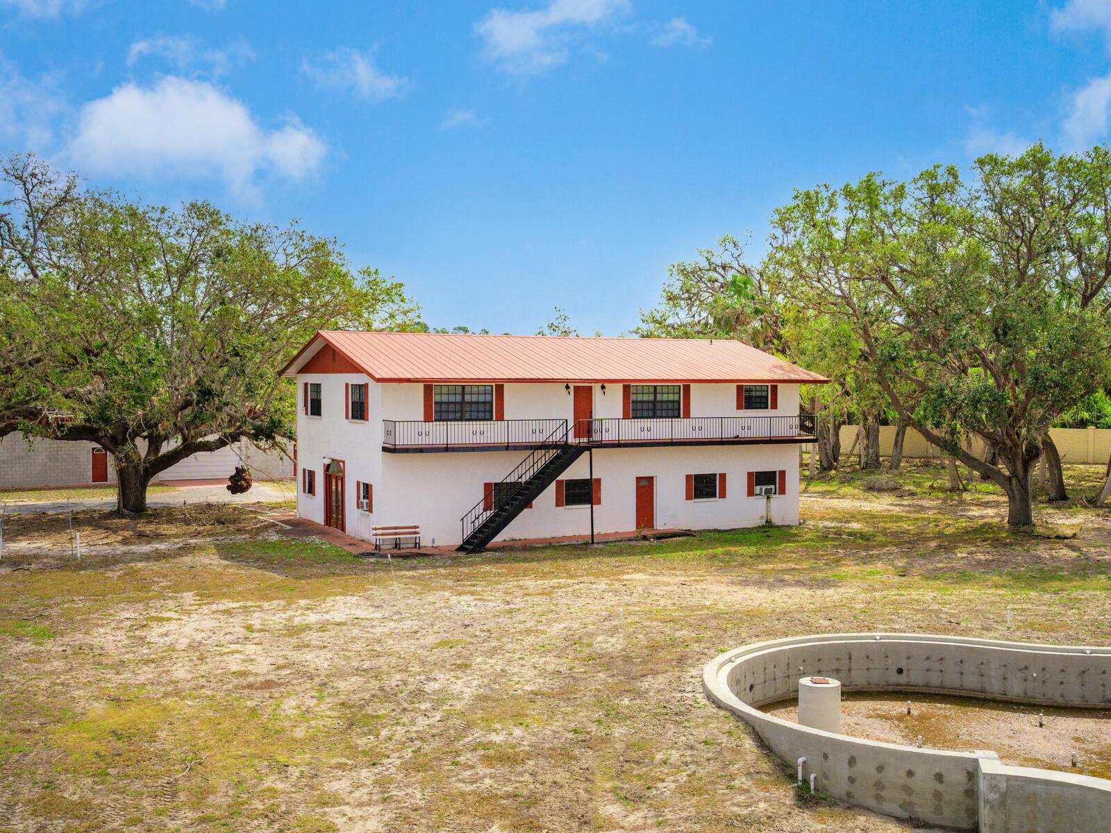 Listing photo id 19 for 600 Jackson Road