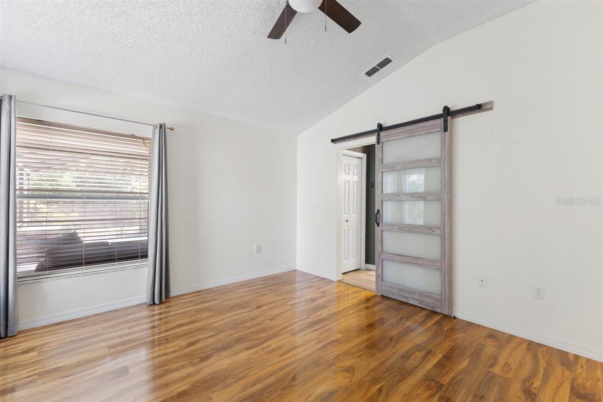 Image 15 of 35 For 719 50th Street E