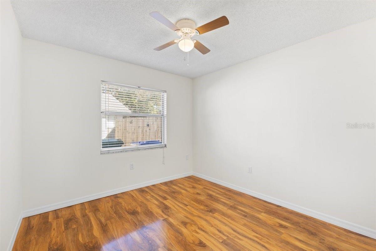 Image 18 of 35 For 719 50th Street E