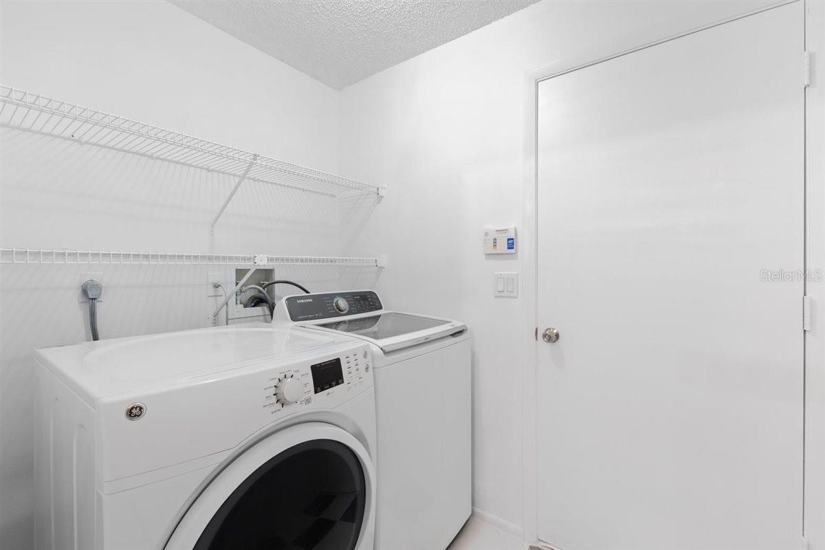 Image 23 of 35 For 719 50th Street E