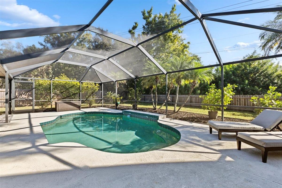 Image 24 of 35 For 719 50th Street E