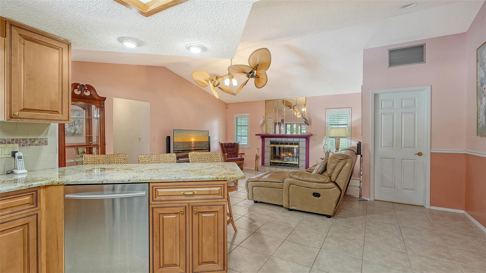 Image 18 of 53 For 5879 Ravenwood Drive