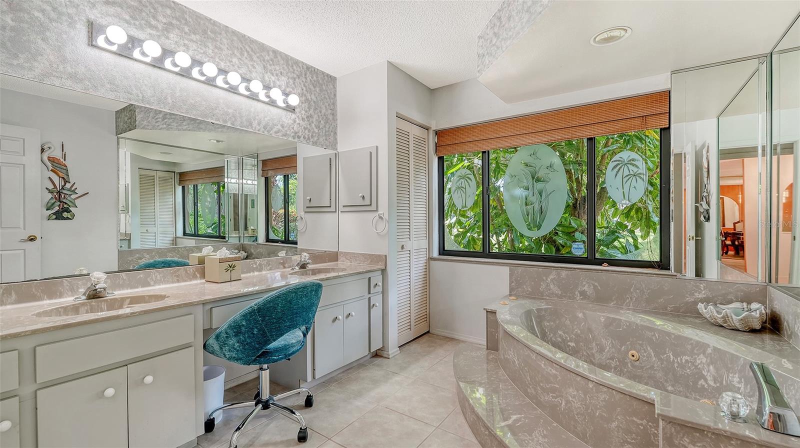 Image 25 of 53 For 5879 Ravenwood Drive