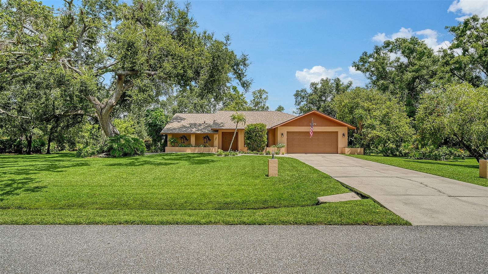 Image 8 of 53 For 5879 Ravenwood Drive