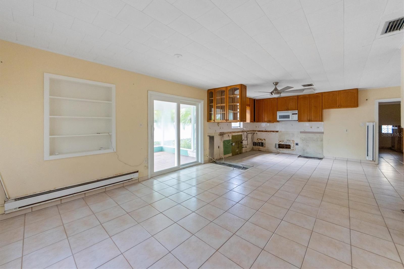 Image 15 of 21 For 709 Gladiolus Street