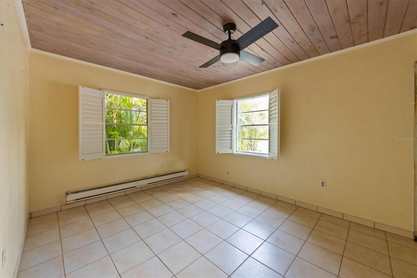 Image 18 of 21 For 709 Gladiolus Street